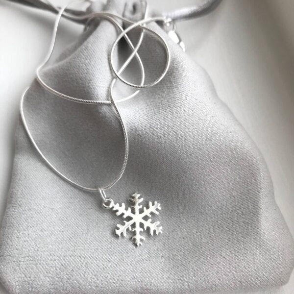 1mm Snake Chain Snowflake Necklace