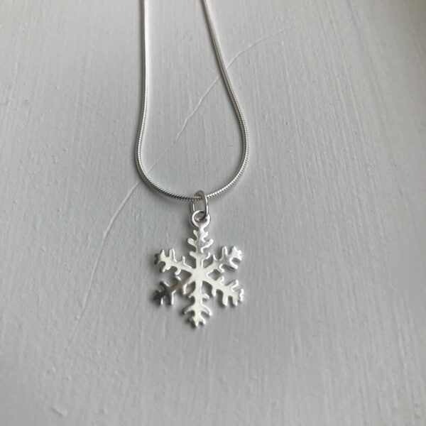 1mm Snake Chain Snowflake Necklace